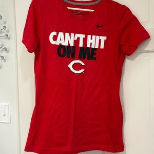 Nike Cincinatti Reds Graphic Tee Baseball Sporty Team Gear Fandom Slim Fit Large